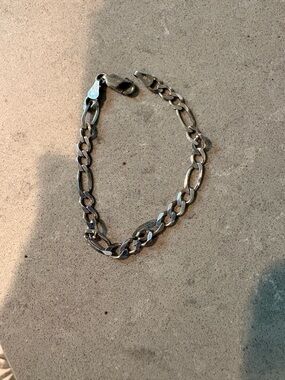 Women’s Sterling bracelet. 7in